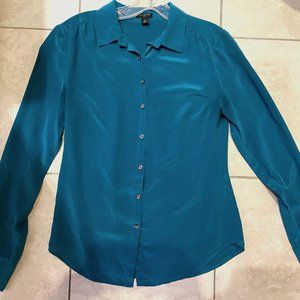 Beautiful 100% Silk Teal / Emerald Green Ann Taylor Long Sleeve Buttoned Blouse
